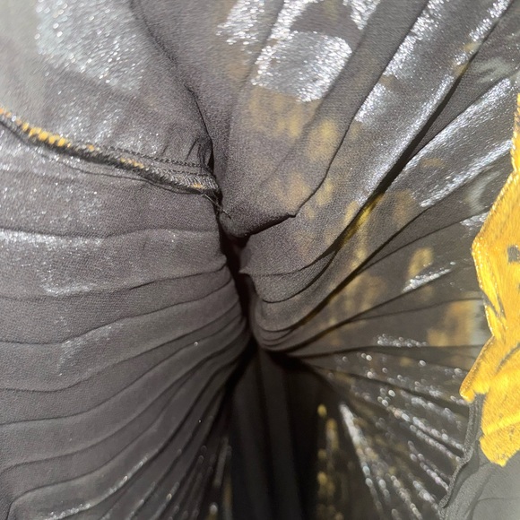 Want Need Black and Gold Mini Dress Size L - Picture 5 of 10